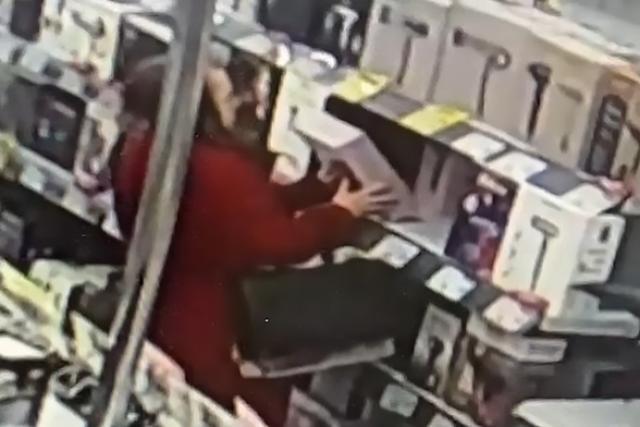 В Архангельске задержали 29-летнюю серийную магазинную воровку