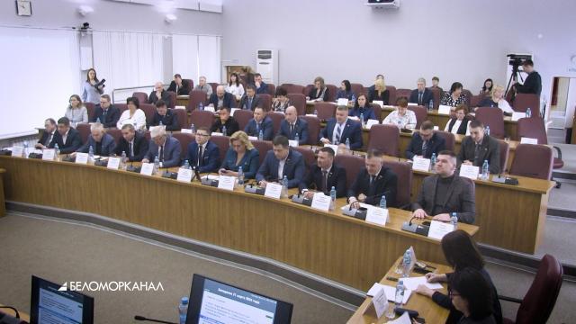 Северодвинцы смогут присутствовать на заседаниях горсовета, но без оружия